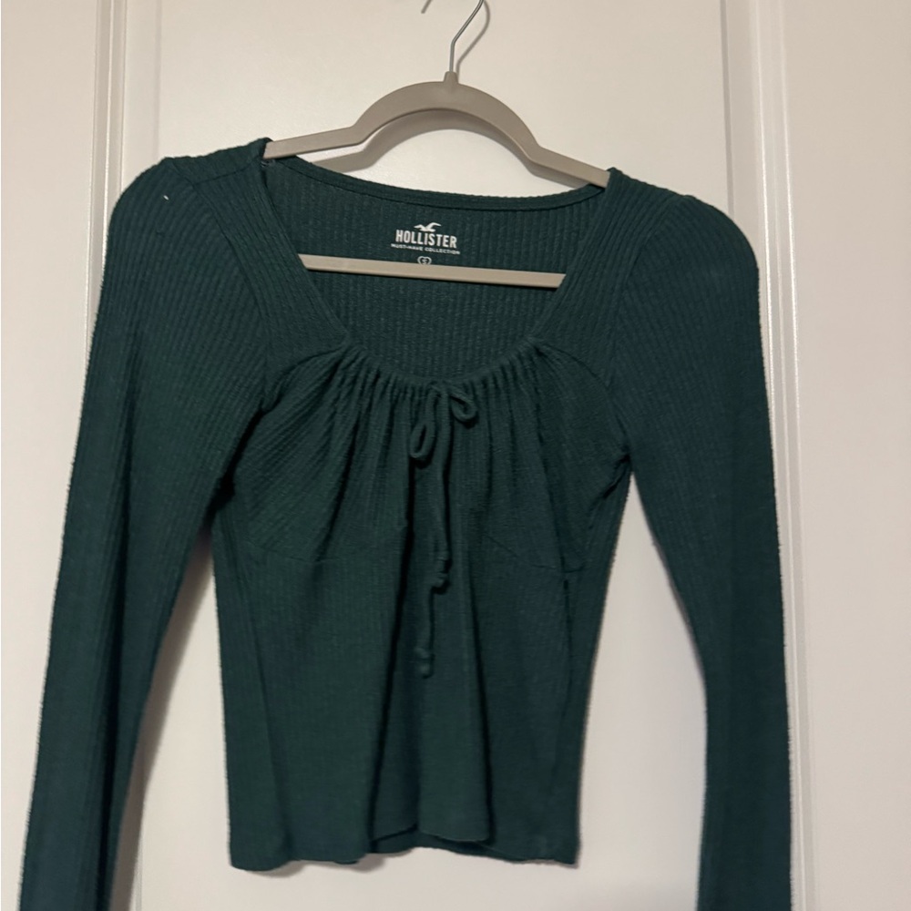 Hollister Women's Green Long Sleeve Top